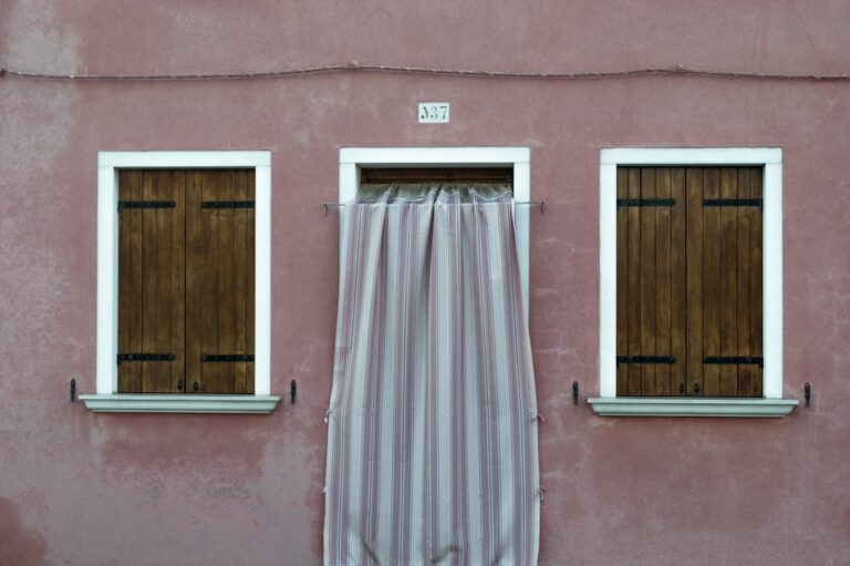 Jak uszyć firany panelowe i klasyczne