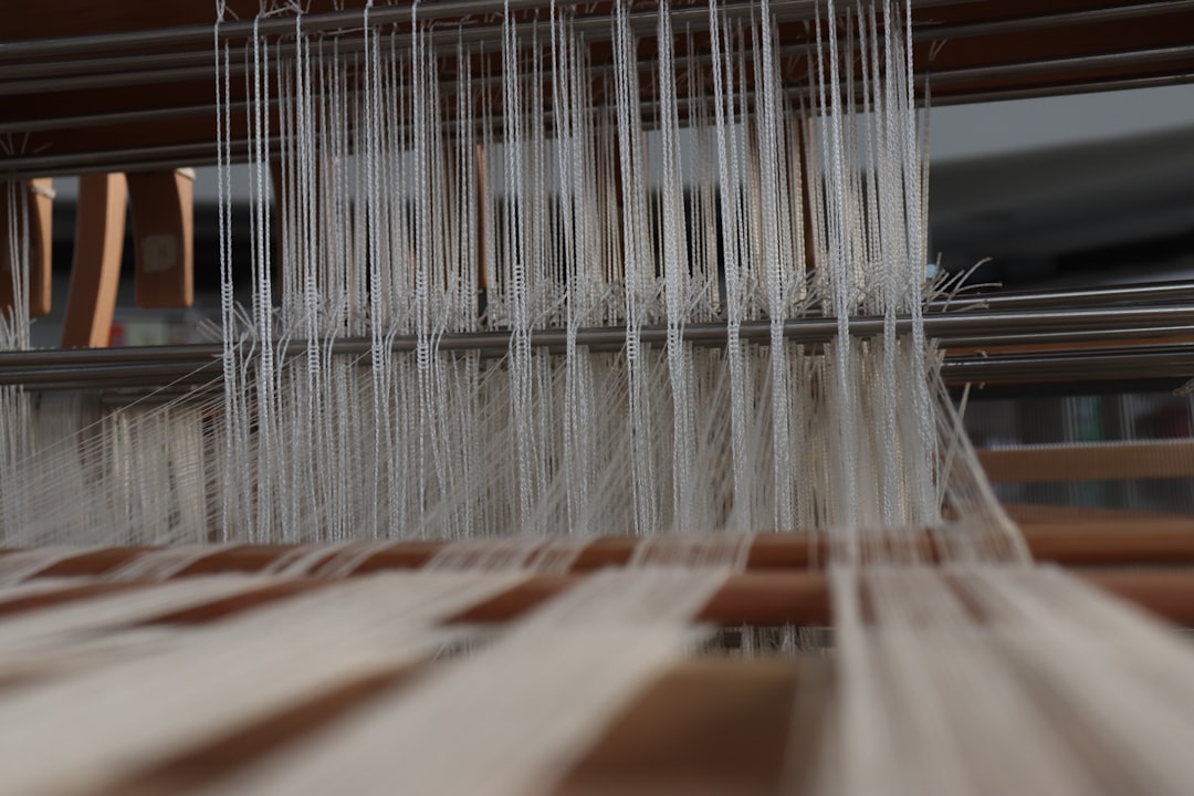 Szycie tiulu – jak uzyskać idealny efekt?